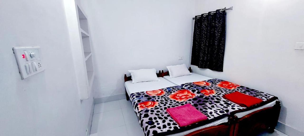 Nilam Guest House Бодх Гая Екстериор снимка