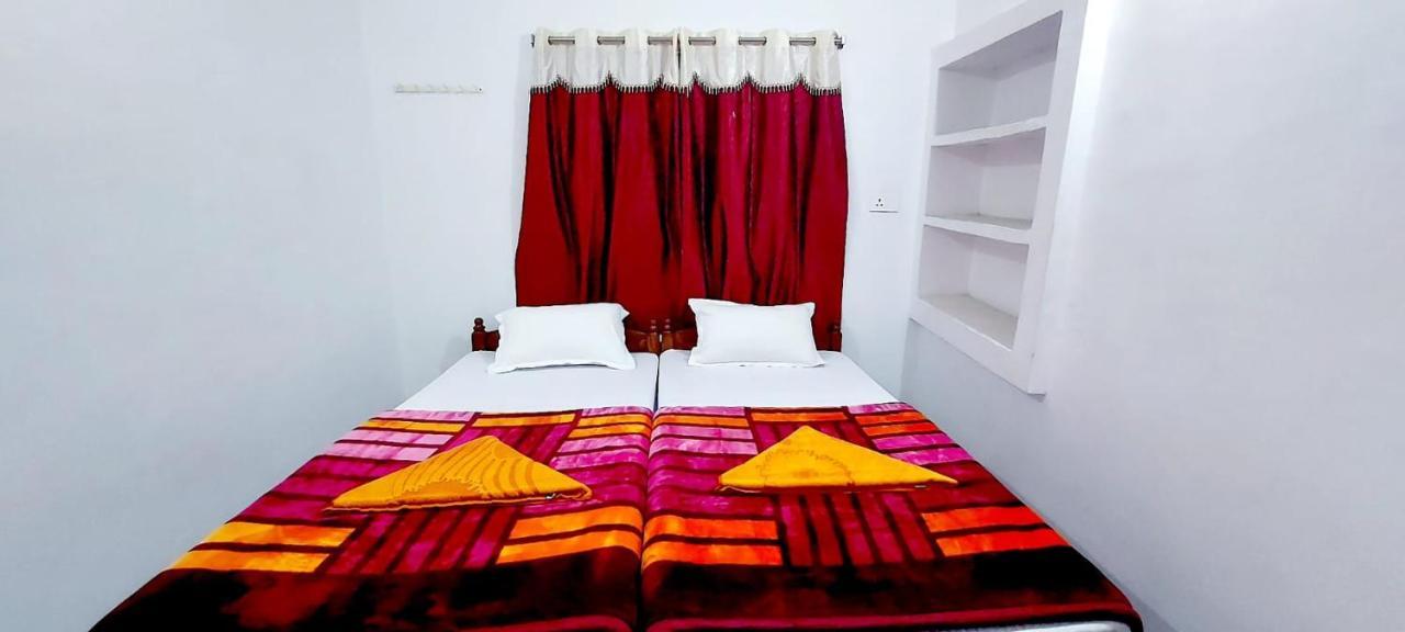 Nilam Guest House Бодх Гая Екстериор снимка